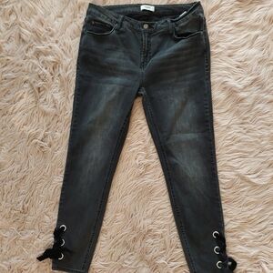 💥4☆ for $20 Stylish Black Women's Jeans with Lace-Up Detail